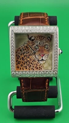 Colección artesanal Corum Leapard Buckingham, diamantes de fábrica de 18 k en peso sin usar Foto 1 de 4