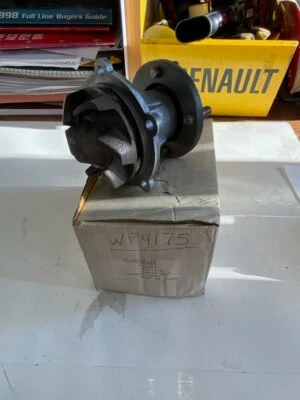 BOMBA DE AGUA TOYOTA CELICA CRESSIDA CROWN MK2 1967-1979; OE # 16120-49025 Foto 1 de 4