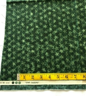 1/2 yd. Tela Green Stars - "Star Gazers" de Robert Kaufman Foto 1 de 2