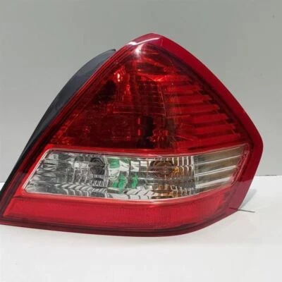 Luz trasera de pasajero Nissan Versa 2007-2011, número de pieza-26555-EL30A Foto 1 de 4