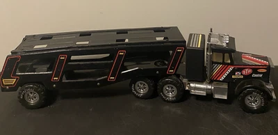 1986 Remco SEMI Truck & Trailer, Metal Big Rig Hauler, STP Goodyear  - Image 1 of 4