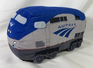 Amtrak P42 Locomotora Tren Peluche Original Azul Y Gris Esquema Almohada Relleno - Imagen 1 de 6