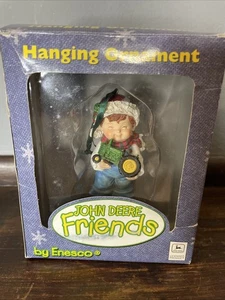 John Deere Freunde Junge mit erstem Traktor Hängeornament von Enesco - Bild 1 von 6