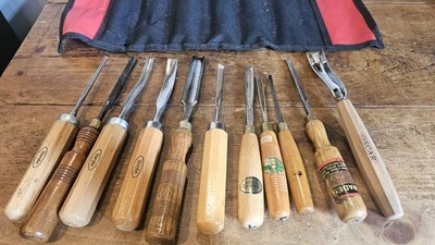 11 Carving Tools. Includes Marples, Ashley Iles, Henry Taylor plus tool roll.  - Image 1 of 4