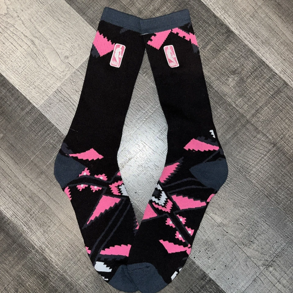 NBA LOGO MAN BASKETBALL BLACK PINK CHIEF CREW LENGTH SOCKS LARGE LOGOMAN - Image 1 of 1