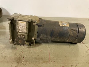 Leeson DC Permanent Magnet Motor 1Hp 180V 1750RPM - TORQube gearbox 17 FR 20.1 - Picture 1 of 9