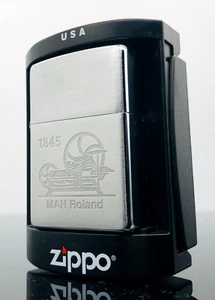 Zippo Feuerzeug MAN ROLAND 1845 Diesel Maschine Augsburg MAN Truck Engine - Bild 1 von 5