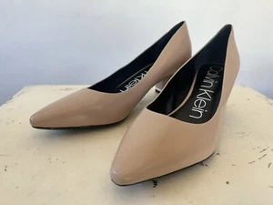 Calvin Klein Nita beige Pumps goldfarben am Absatz Damengröße 9 M - Bild 1 von 9