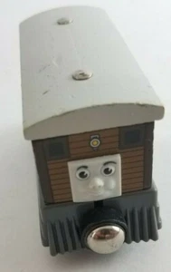Thomas und seine Freunde Holzeisenbahn Toby Straßenbahn Zug Wagen 7 Panzer Lok Flachmagnet - Bild 1 von 5