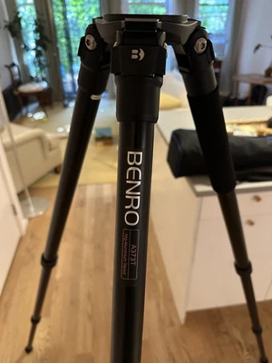 Benro A373T 75mm Bowl 3-Section Single Tube Aluminum Video Tripod - Image 1 of 4