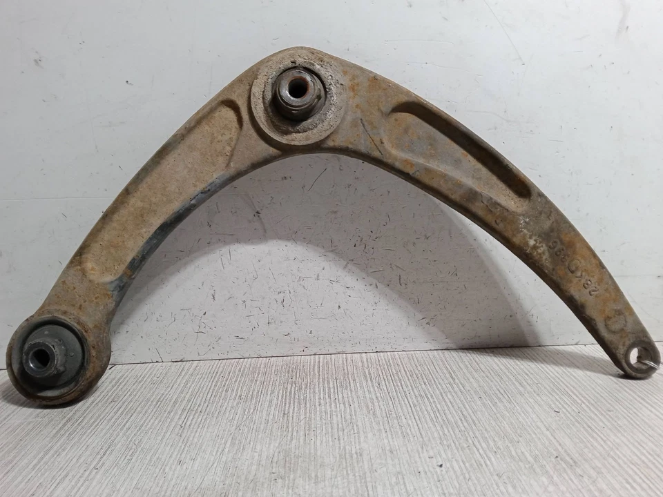 BRAS DE SUSPENSION INFERIEUR AVANT DROIT / 40256 POUR PEUGEOT 307 CC 3B 2.0 16 - Photo 1/1