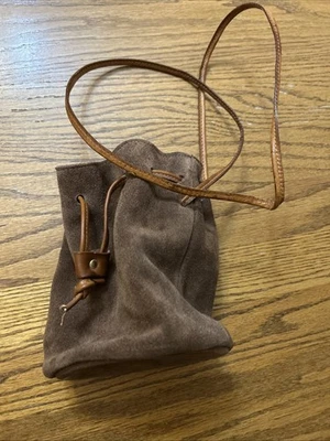 Bolso de viaje con cubo y cordón de cuero genuino marrón: Nine West hecho en Italia, Foto 1 de 4