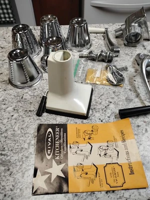 Ensaladora de colección Rival Kitcheneer combinación Grind-o-mat Shred-o-mat Mo 390 Foto 1 de 4