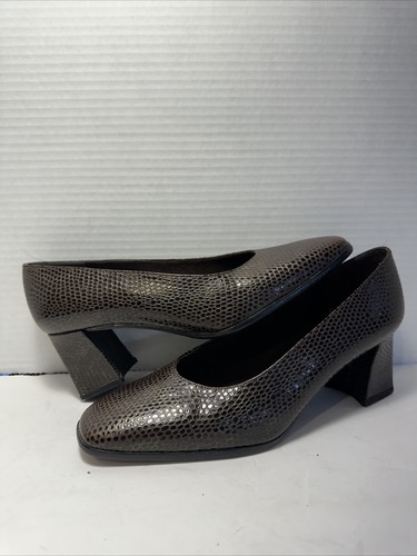 Scarpe con tacco grosso Stuart Weitzman da donna taglia 7 décolleté in pelle marrone LK NU HR 10