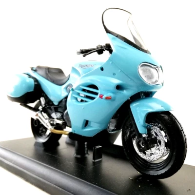 2002 Triumph TROPHY Die-Cast Motorcycle Model 1:18 Scale WELLY Toy Collection #3 - Image 1 of 4