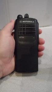 Motorola HT750 UHF 403-470 MHz 16ch 4w Two Way Radio AAH25RDC9AA3AN - Picture 1 of 7