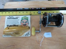 Penn Jigmaster 500  Saltwater  fishing reel & Trolling fishing lure (lot#13987)
