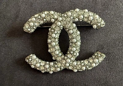 Chanel Coco Mark Pearl Metal Brooch - Image 1 of 4