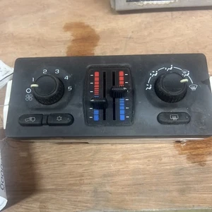 03-06 Chevy GMC Silverado Sierra Yukon Climate Control Unit Temp A/C 15136889 - Picture 1 of 2