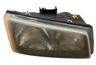 Conjunto de faro derecho Chevy Avalanche 1500 2002 2003 2004 05 Rh OEM: 15136537 Foto 1 de 4