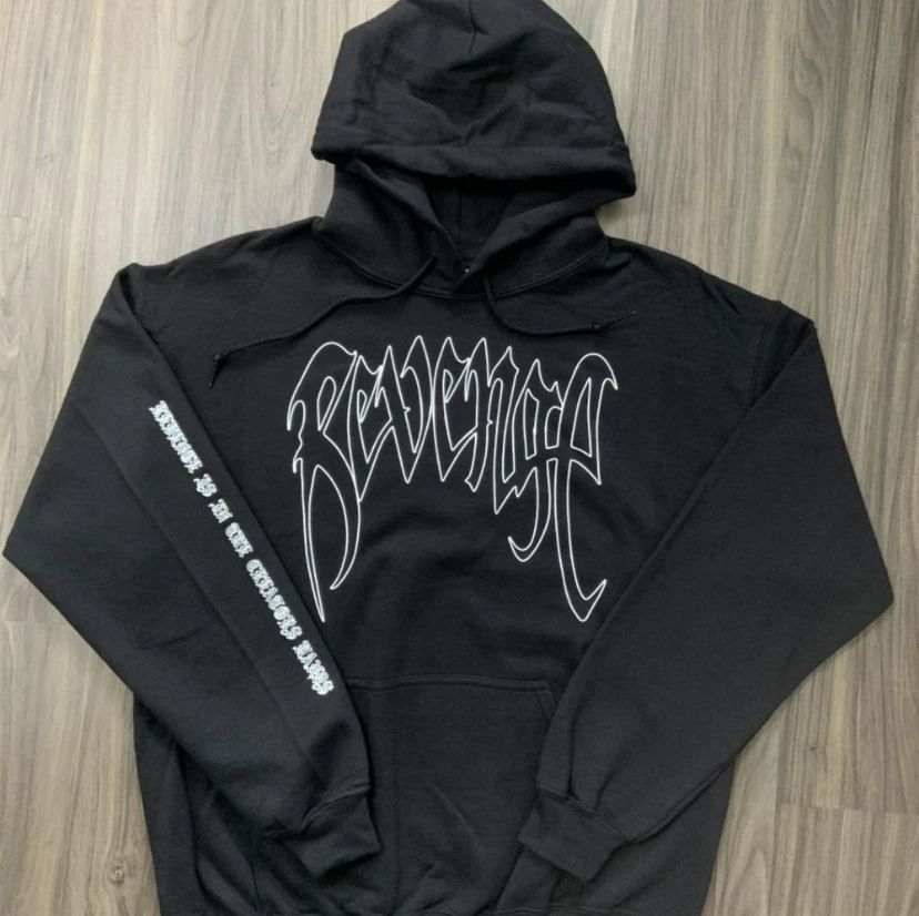 Sudadera con Capucha Xxxtentacion Revenge Negra con Diseño de Contorno Blanco Foto 1 de 1
