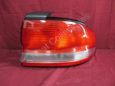 Luz de lámpara trasera derecha nueva OEM Chrysler Concorde 1993-97 Foto 1 de 4