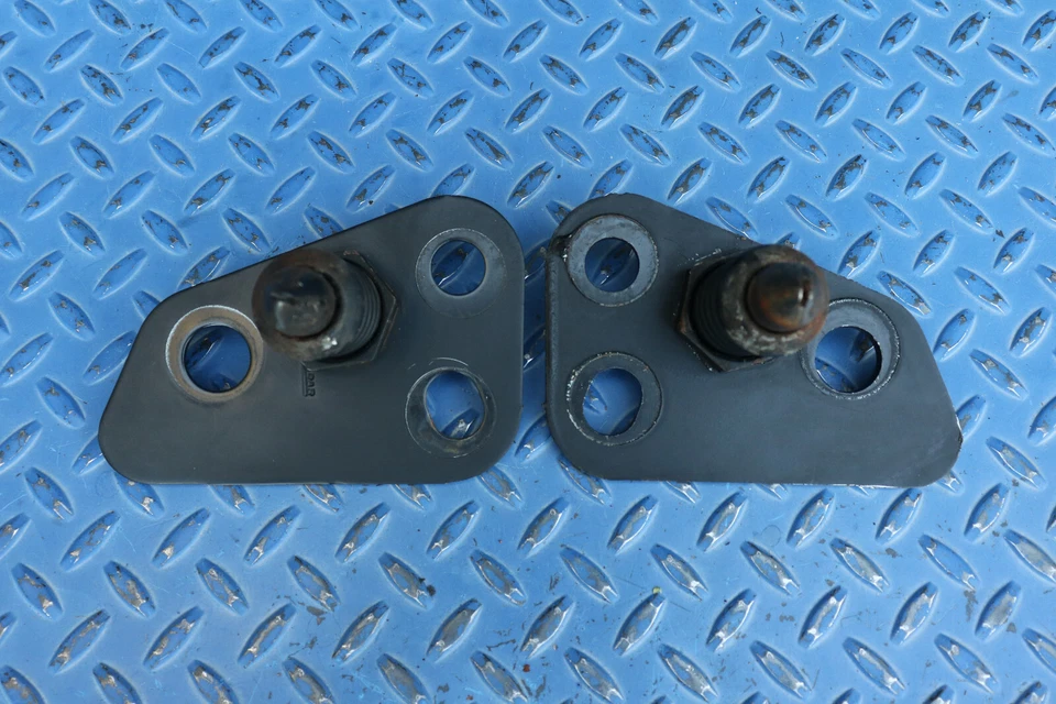 Chevrolet Corvette C4 1992-1996 juego de pestillos de capó OEM Foto 1 de 4