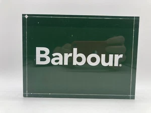 Cartel publicitario de tienda de plexiglás Barbour VERDE punto de venta mostrador de punto de venta - Imagen 1 de 8