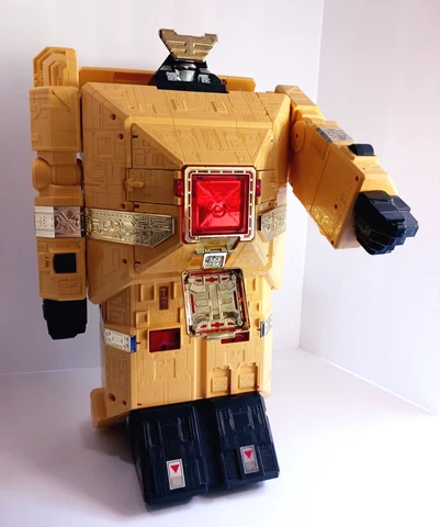 VTG MMPR POWER RANGERS  ZEO PYRAMIDAS CARRIER MEGAZORD GOLD RANGER ZORD Cover
