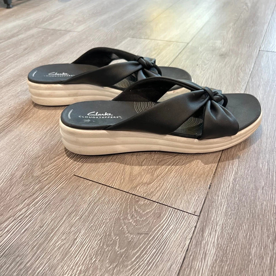 Clarks Cloudsteppers Womens Black Wedge Flip Flop Sandals Size 9 - Image 1 of 4
