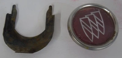 1968/69 Buick Skylark QUARTER PANEL SIDEMARKER LENS ROUND WITH TRISHIELD (RED)  - Image 1 of 2