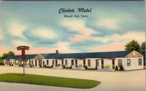 MOUNT AYR, IOWA - CLINTON ROADSIDE MOTEL - POSTAL DE LINO VINTAGE - Imagen 1 de 2