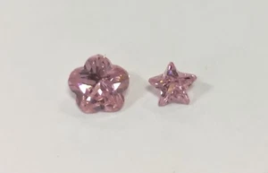Zirconio Cúbico Piedra Suelta Flor/Estrella Forma Cristal Gema ROSA CZ x1 x5 paquete - Imagen 1 de 3