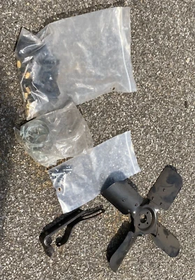 Hoja de ventilador/motor 41-71 Jeep & Willys con motor 4-134 Foto 1 de 4