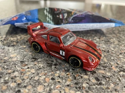 Porsche 993 GT2 Chase #1 2022 Hot Wheels Mystery Models serie 1 sello nuevo en bolsa Foto 1 de 4