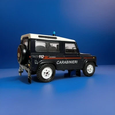 Land Rover Defender 90 - 1995 - Carabinieri - Die Cast - 1:43 - 0199 - Immagine 1 di 4