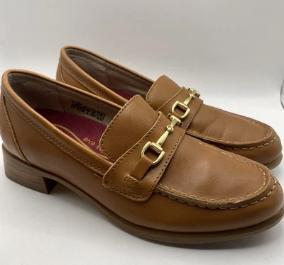 Mocasín Munro Gryffin Gold Horse Bit de cuero marrón tacón apilado para mujer talla 6,5 Foto 1 de 4