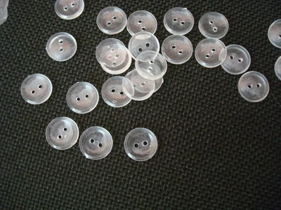 Knöpfe, Kunststoff 2-Loch , 50 Stück, Acryl, Knopf, annähen, transparent,basteln - Bild 1 von 3