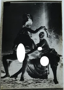 ORIGINAL NEGATIF PHOTO SUR PLAQUE DE VERRE MODELES NUS 10 x 15 CM 1900 EROTIQUE - Picture 1 of 2