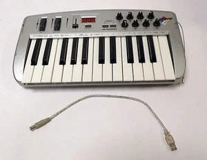 M-AUDIO MIDIMAN OXYGEN 8 USB CONTROLLER KEYBOARD w/ USB 3 & PWR ADAPTER - Picture 1 of 7