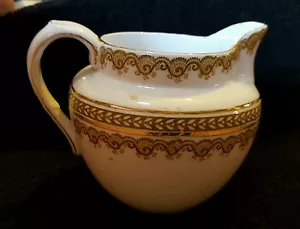 Beautiful vintage Minwood Henry Alcock Company Semi-Porcelain Creamer England - Picture 1 of 7
