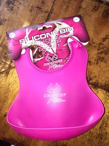 New Pink Realtree Xtra Colors Silicone Bib with crumb catcher pocket - Picture 1 of 3