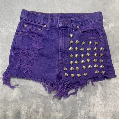 Pantalones Cortos de Denim Púrpura Levi's Talla 27 Tachonados Deshilachados Corte Festival Foto 1 de 4