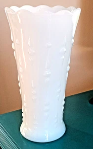 Vintage Anchor Hocking Milk Glass Vase Teardrop & Pearl Pattern MCM - Picture 1 of 8