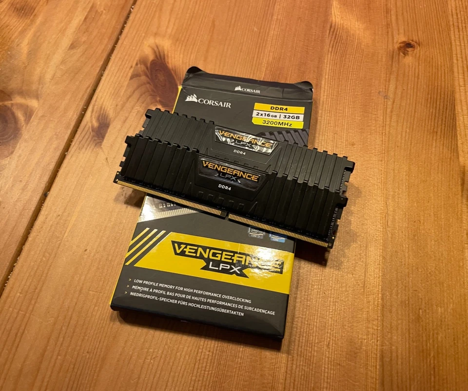Corsair Vengeance LPX 32GB (2x16GB) DDR4 DRAM 3200MHz (PC4-21300) C16 Memory Kit - Image 1 of 1