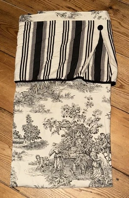 Cortina de ducha Waverly Garden Room inodoro y rayas negra Foto 1 de 3