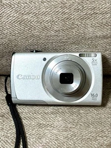 Canon Power Shot A2600 Silver Very Good Digital Camera 16.0MP 5x Optical Zoom JP - Picture 1 of 6