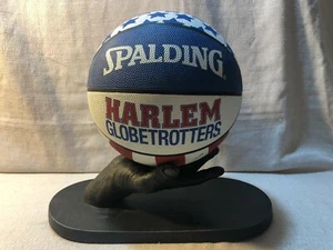 Pantalla de soporte de mano de baloncesto autografiada Castables - Imagen 1 de 6