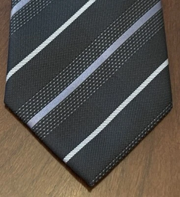 Corbata de cuello Reaction Kenneth Cole negra 100 % poliéster para hombre hecha en China Foto 1 de 4