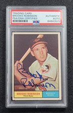 1961 BROOKS ROBINSON Signed Topps Card-HOF-BALTIMORE ORIOLES-PSA